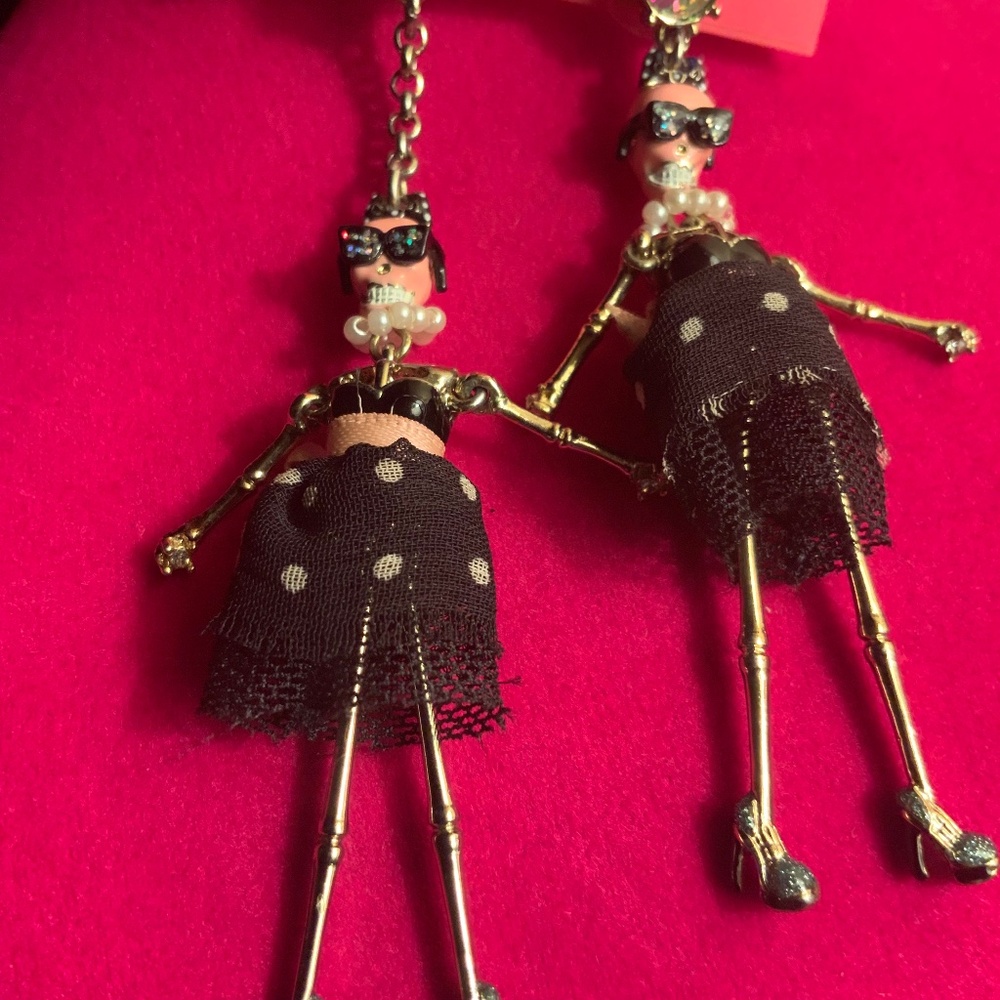 Betsey Johnson Film Noir Mismatched Earrings - 9